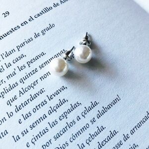 MALLORCA 7MM STUD EARRINGS FOR NEUTRAL OUTFITS